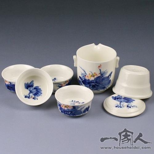 恒忆陶瓷艺术股份是一家"集艺术陶瓷和日用陶瓷产品自主研究